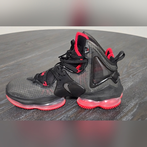Nike Lebron 19 Black And Red Size 8 - Picture 6 of 7